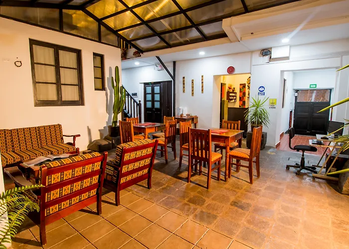 Yabar Plaza Hotel