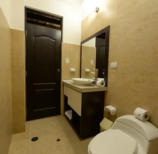 Hotel Yabar Plaza 3*