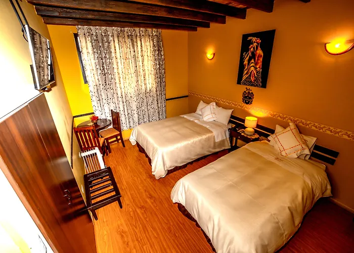 Yabar Plaza Hotel 3*