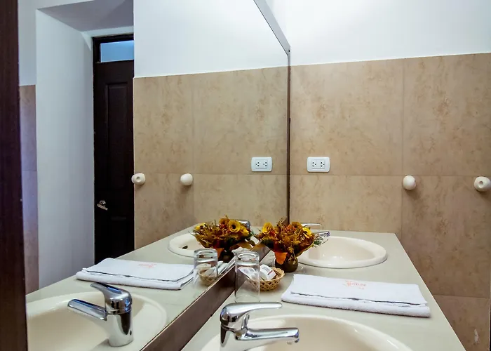 Hotel Yabar Plaza 3*