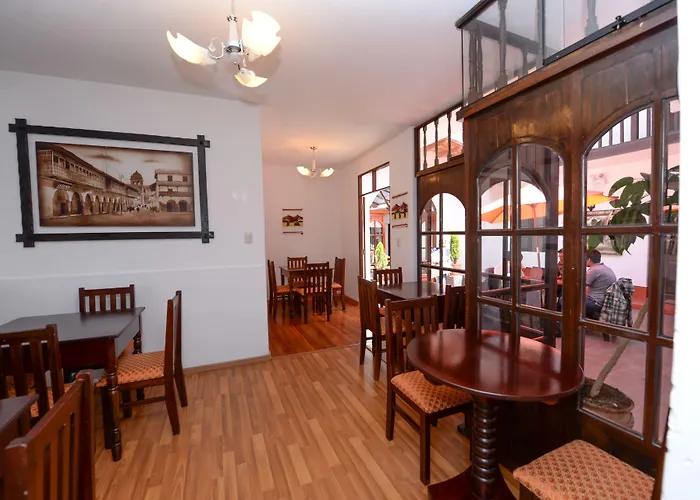 Hotel Yabar Plaza
