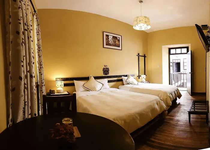 Yabar Plaza Hotel 3*