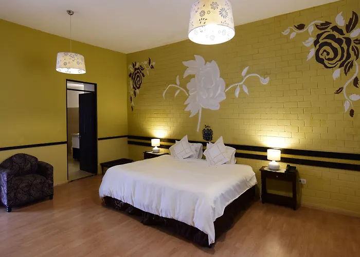 Yabar Plaza Hotel 3*