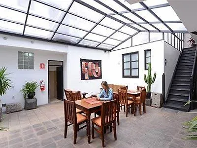 Yabar Plaza Hotel