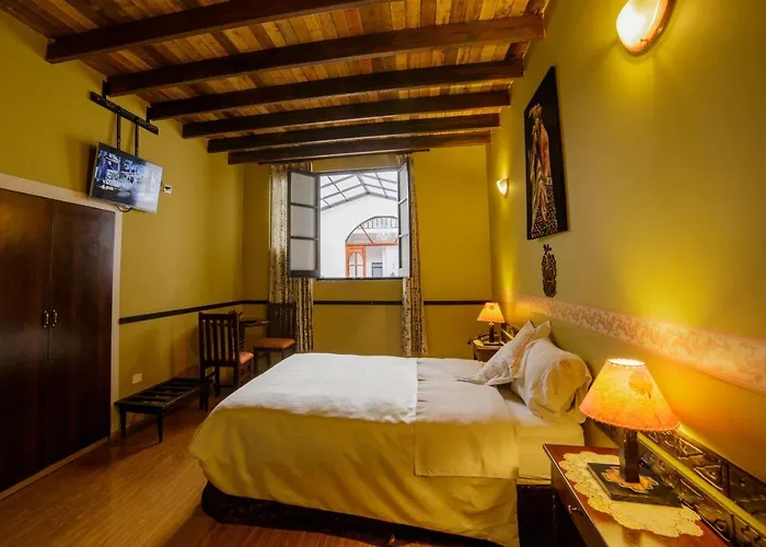 Hotel Yabar Plaza 3*