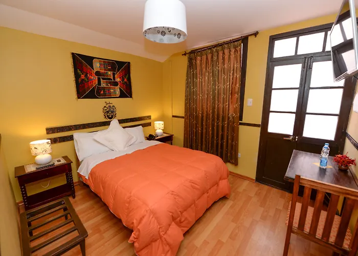Hotel Yabar Plaza