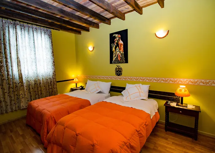Hotel Yabar Plaza 3*